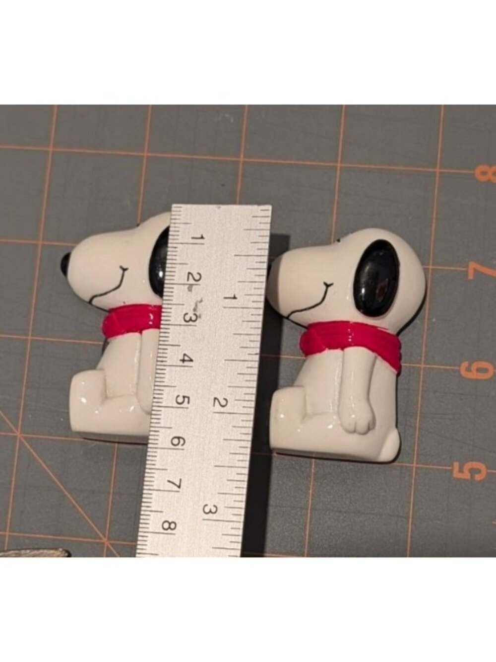 Vintage Snoopy Magnets Pair 2" Benjamin & Medwin 1958/1966 Taiwan - Picture 13 of 16
